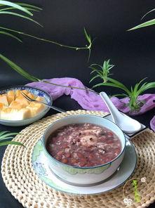 吃瓜早餐去挖土,意外挖土发现惊人秘密