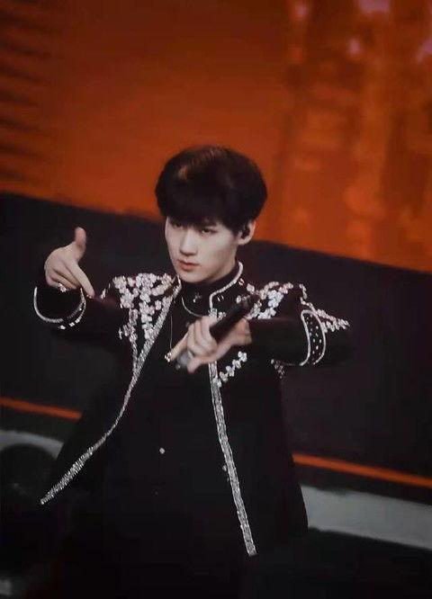 张真源前排吃瓜,揭秘娱乐圈幕后趣闻